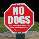 Hunde-Verbotsschilder in Neuseeland